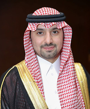  الدكتور فهد بن عمر بن سليمان العٌمري  مدير مركز دراسات الجرائم المعلوماتية 
