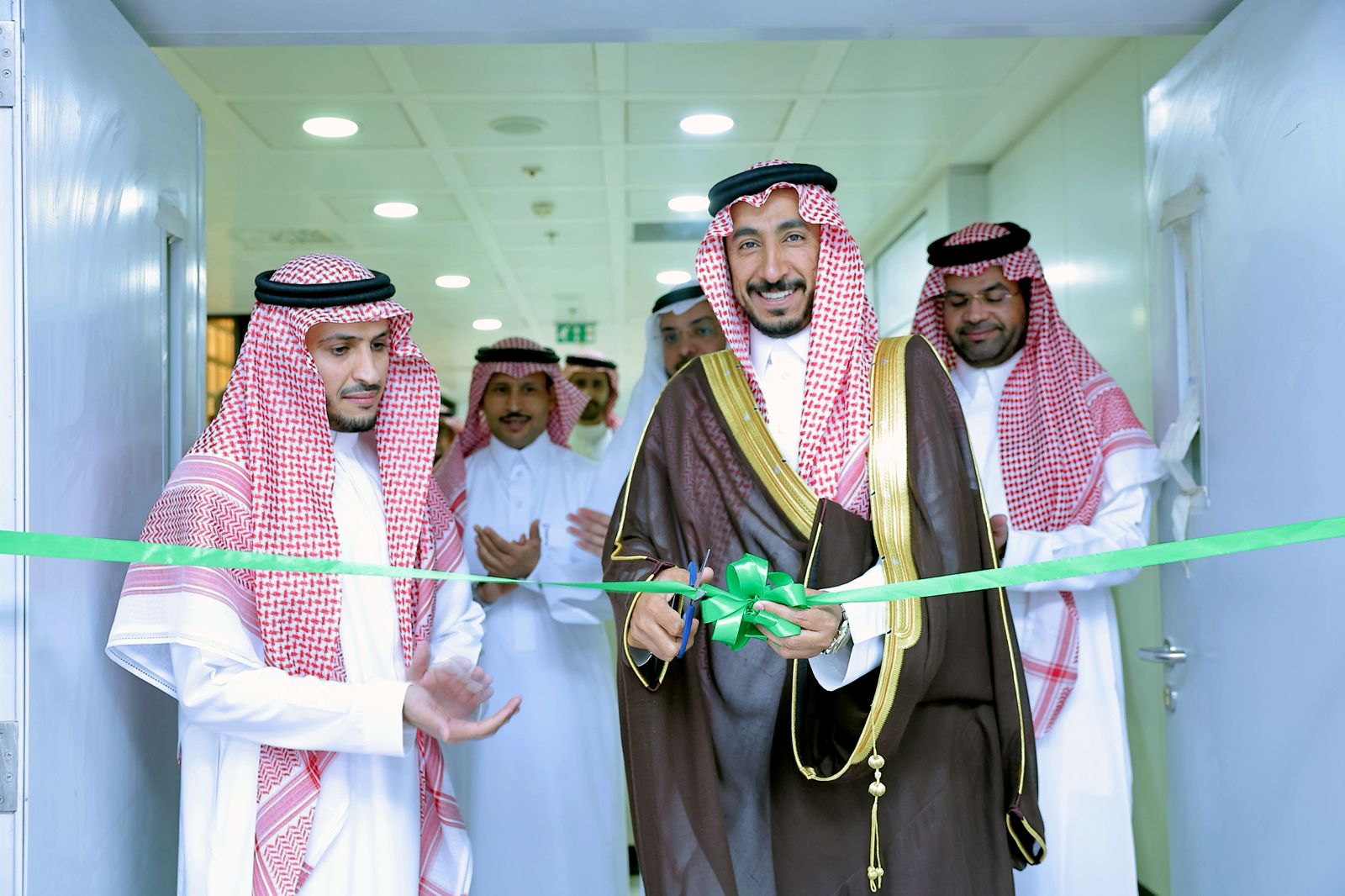 جامعة الإمام محمد بن سعود الإسلامية تُدشّن معامل كلية العلوم وتستعرض منجزاتها الأكاديمية والبحثية